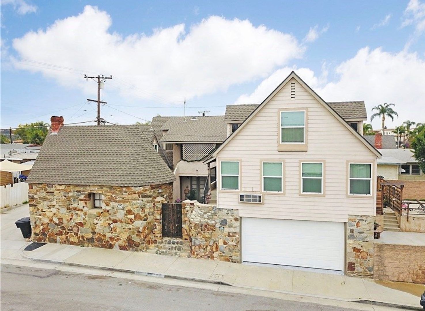 Brea Apartment: 108 Date St