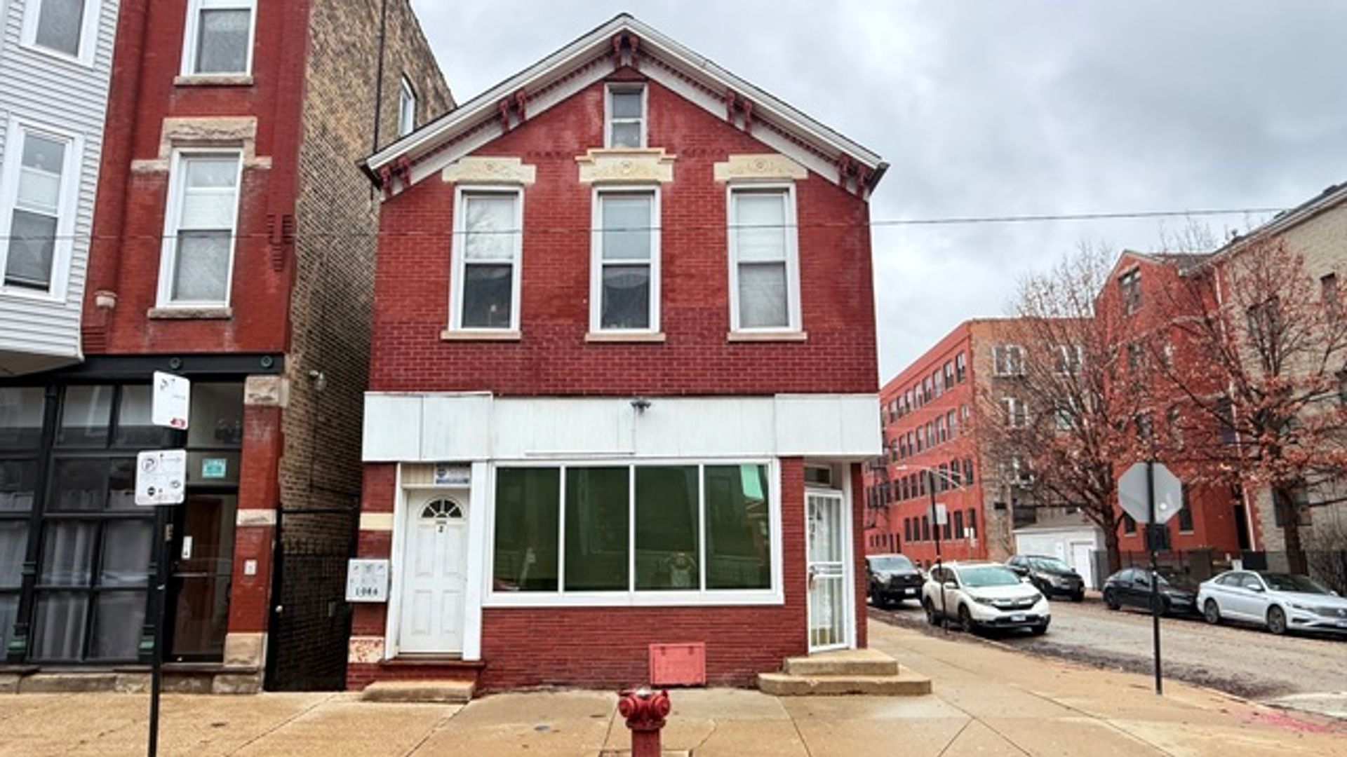 Chicago Apartment: 1086 N Marshfield