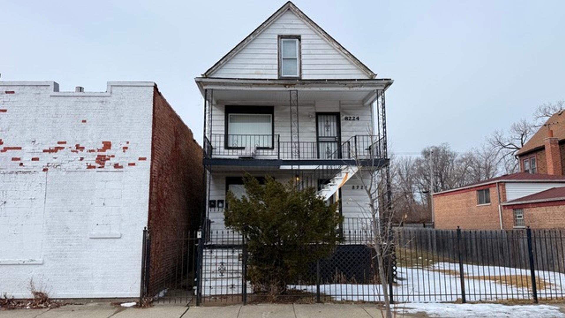Chicago Apartment: 8224 S Muskegon Avenue
