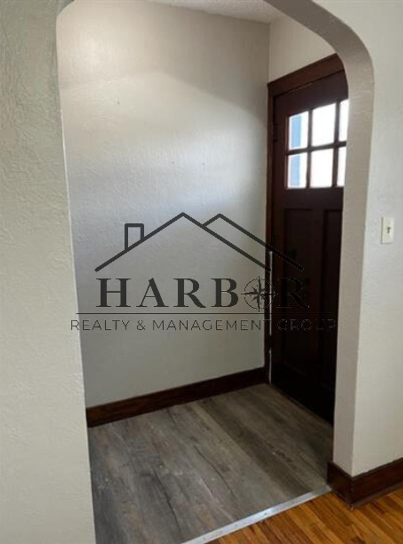 Austin Apartment: 905 1st Avenue SW