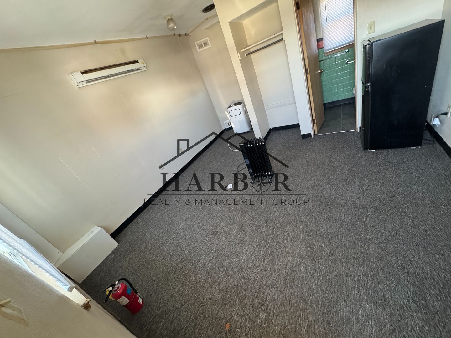 Boone Apartment: 2115 Mamie Eisenhower Avenue
