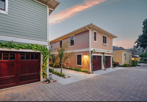 2 bedroom/2bath+ office with large bonus room – photo 1