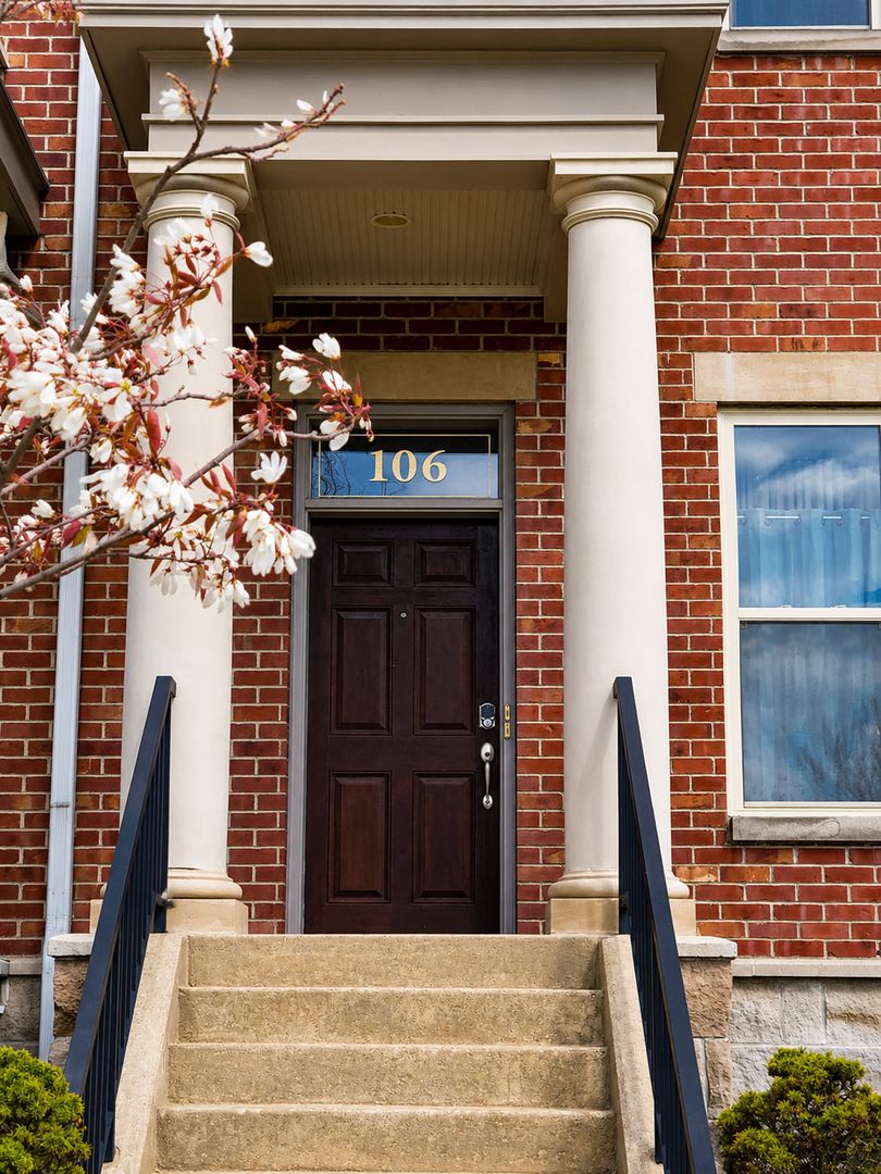 South Bend House: 106 S Niles Ave