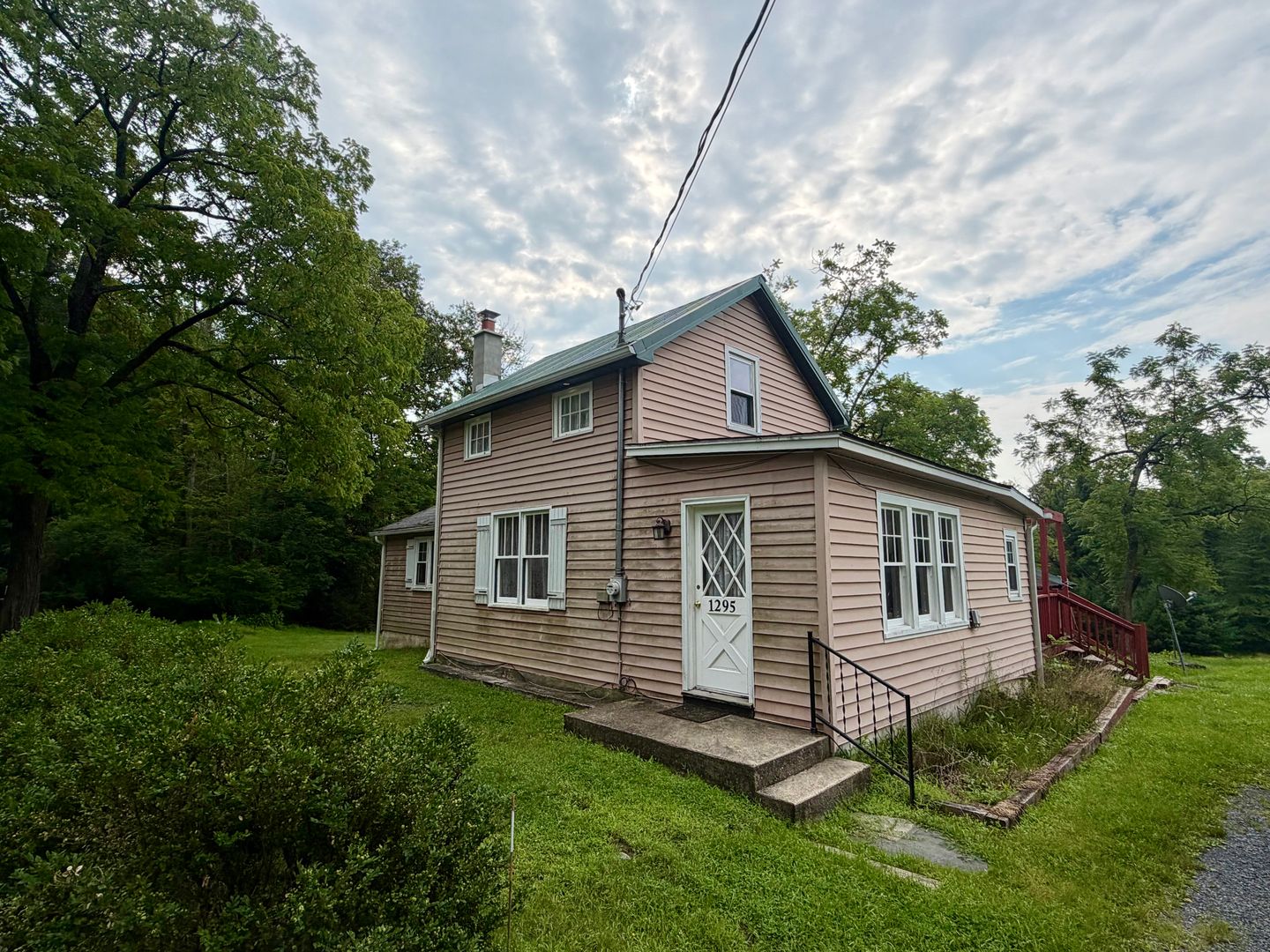 Stroudsburg House: 1295 Kroucher Road