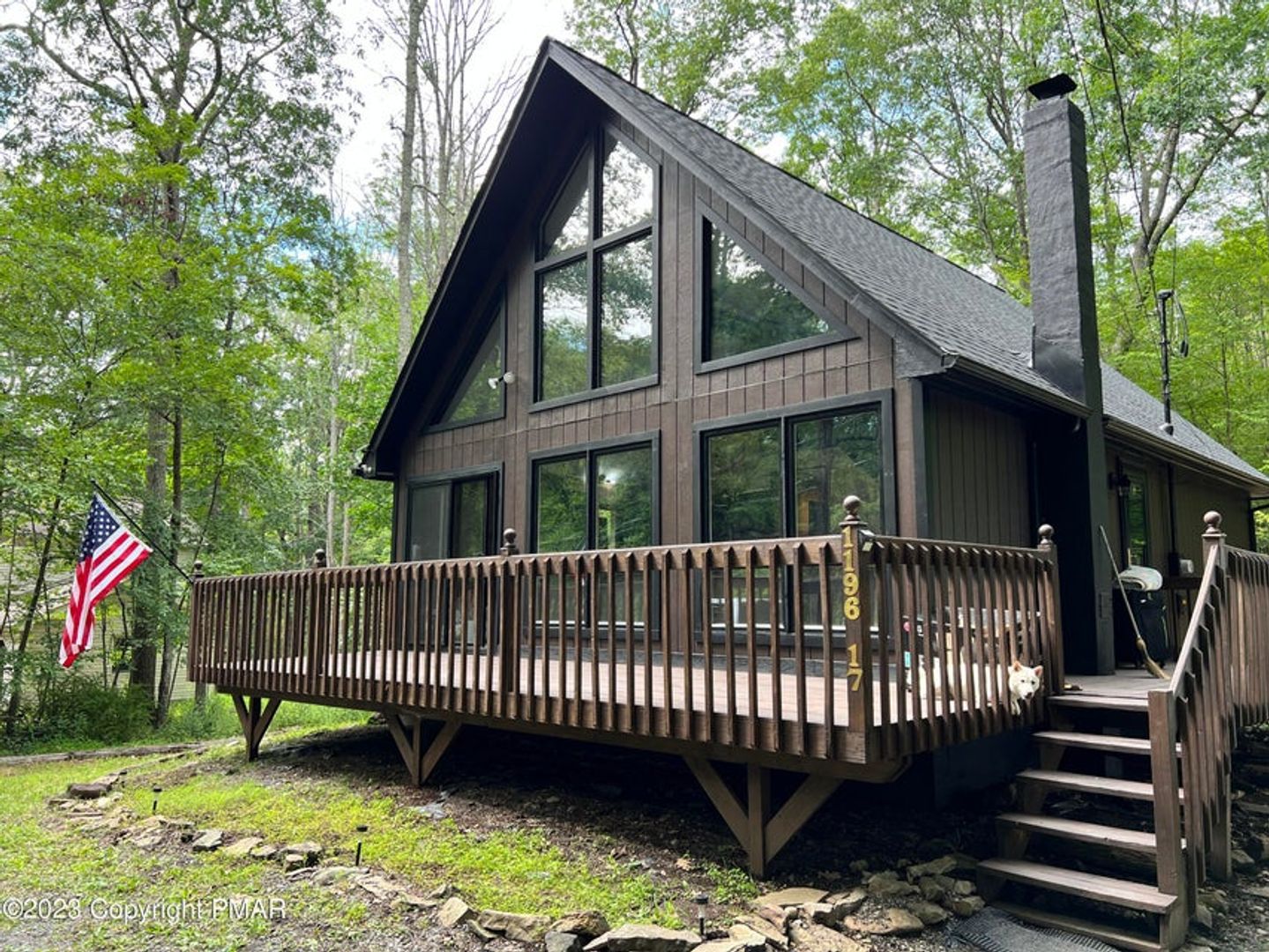 Bushkill House: 211 Dorchester Dr