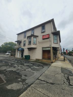Conveniently located 2 bedroom, 2 bathroom apartment in East Stroudsburg