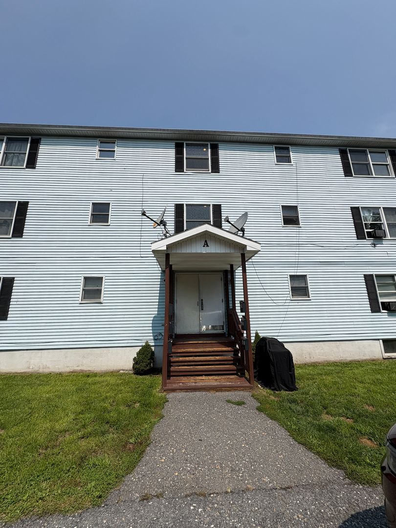 East Stroudsburg Apartment: 339 Race Street/10 Adams Street/106 Madison St