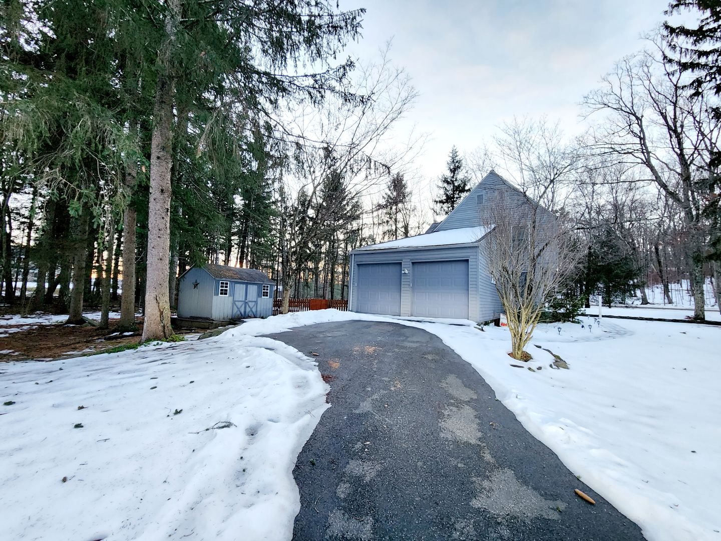 Mt Pocono House: 239 Rock Ridge Road