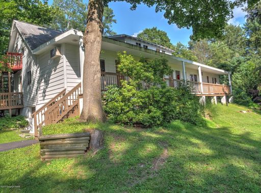 Cute and Cozy 1 Bedroom Apartment in Stroudsburg