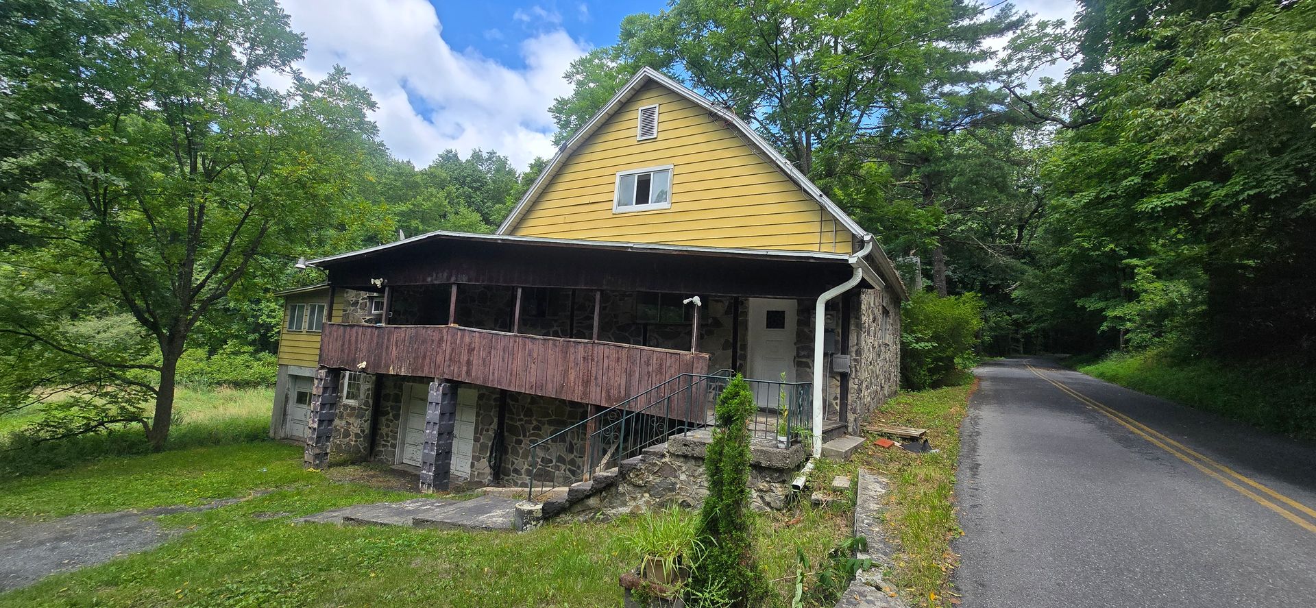Stroudsburg House: 1341 Brislin Rd