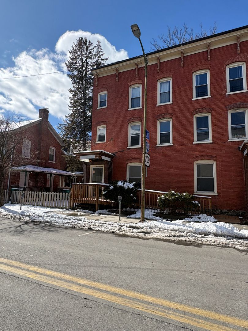 Stroudsburg Apartment: 15-27 S. Seventh Street