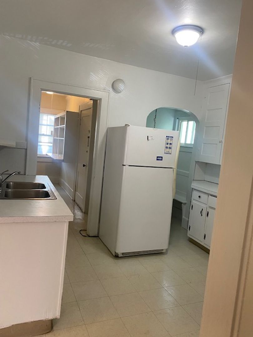 Syracuse Apartment: 1009-11 Euclid Avenue