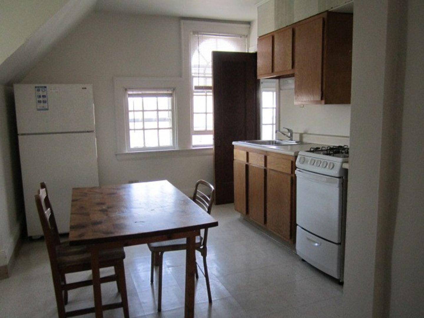 Syracuse Apartment: 205 Comstock Avenue