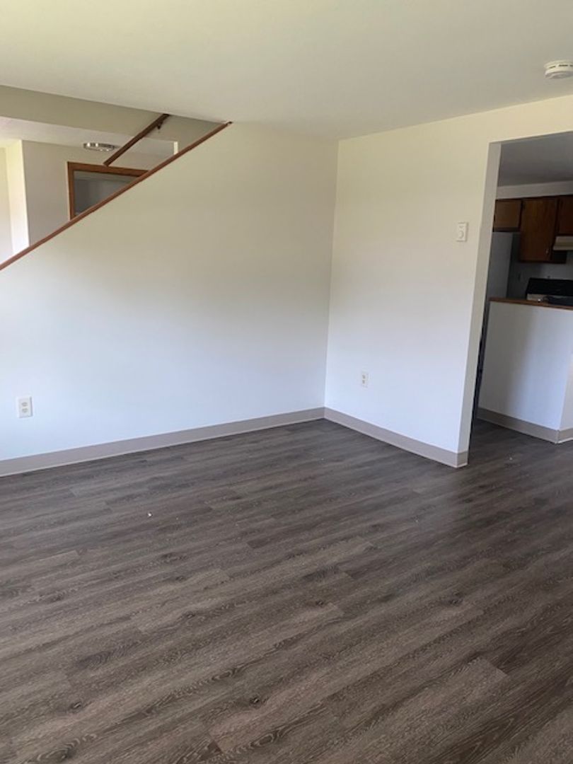 Liverpool Apartment: 368C-D Electronics Parkway