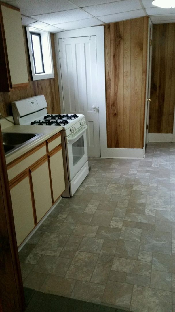 East Syracuse Apartment: 101-03 East Ellis Street