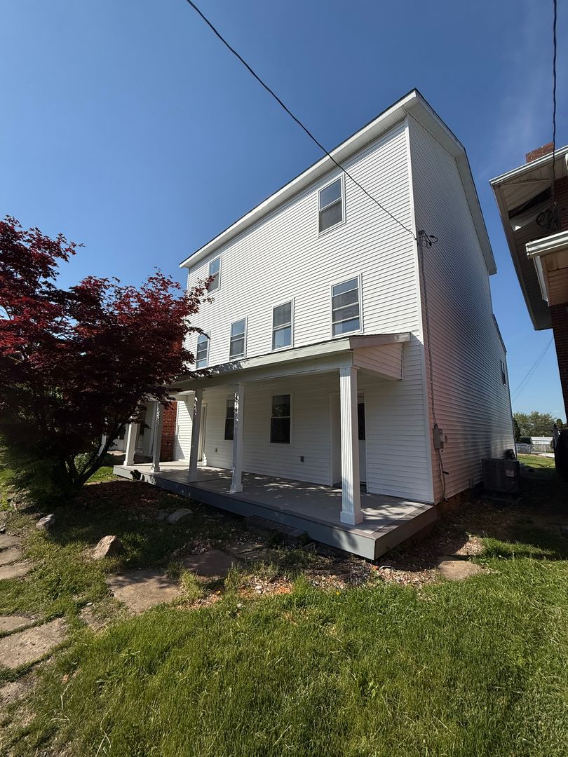 Scnecksville Apartment: 4741 Route 309