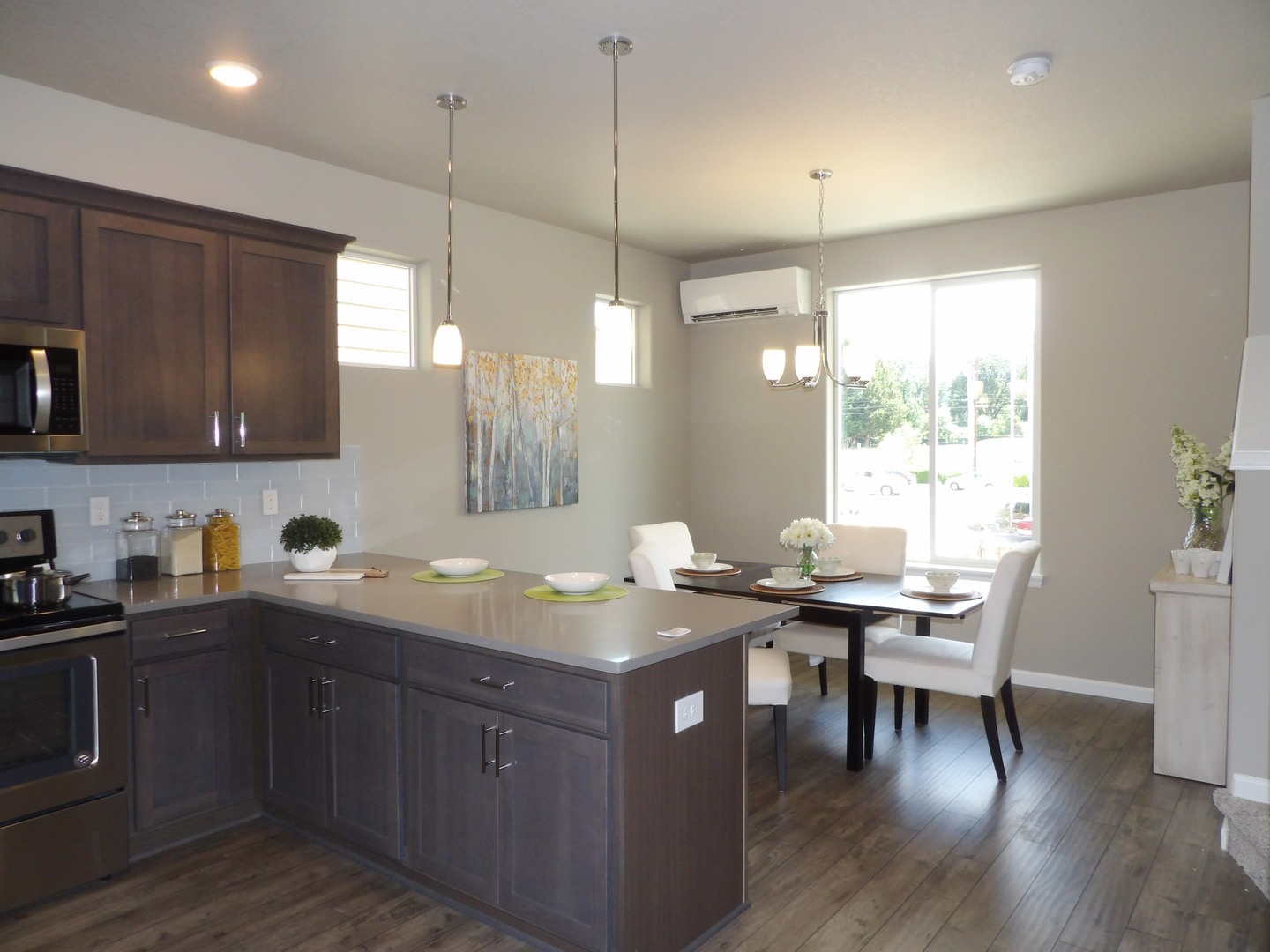 Beaverton Townhome: 16571-16689 SW Barsotti Street