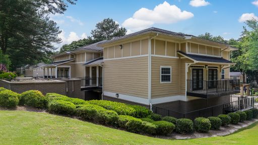 Hampton 2Bed | 1Bath Renovated Apartment – photo 1