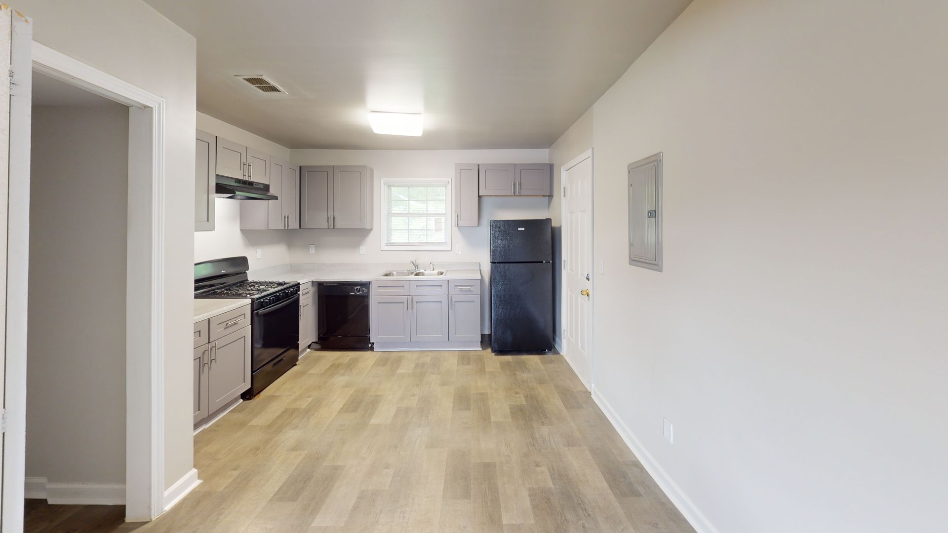 East Point Townhome: 3073 Washington Road