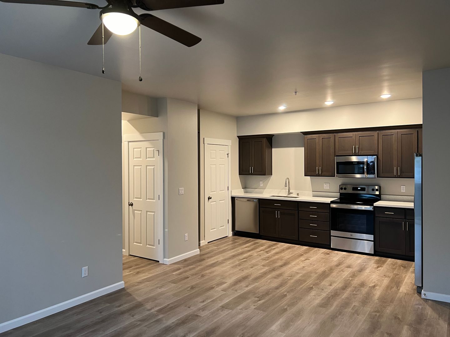 Bonney Lake Apartment: 9803 221st Ave E