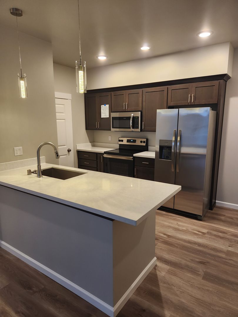 Bonney Lake Apartment: 9803 221st Ave E