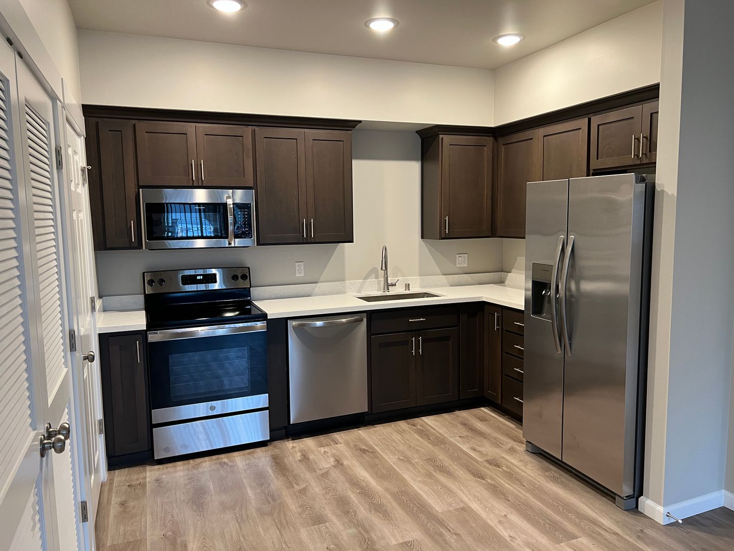 Bonney Lake Apartment: 9803 221st Ave E