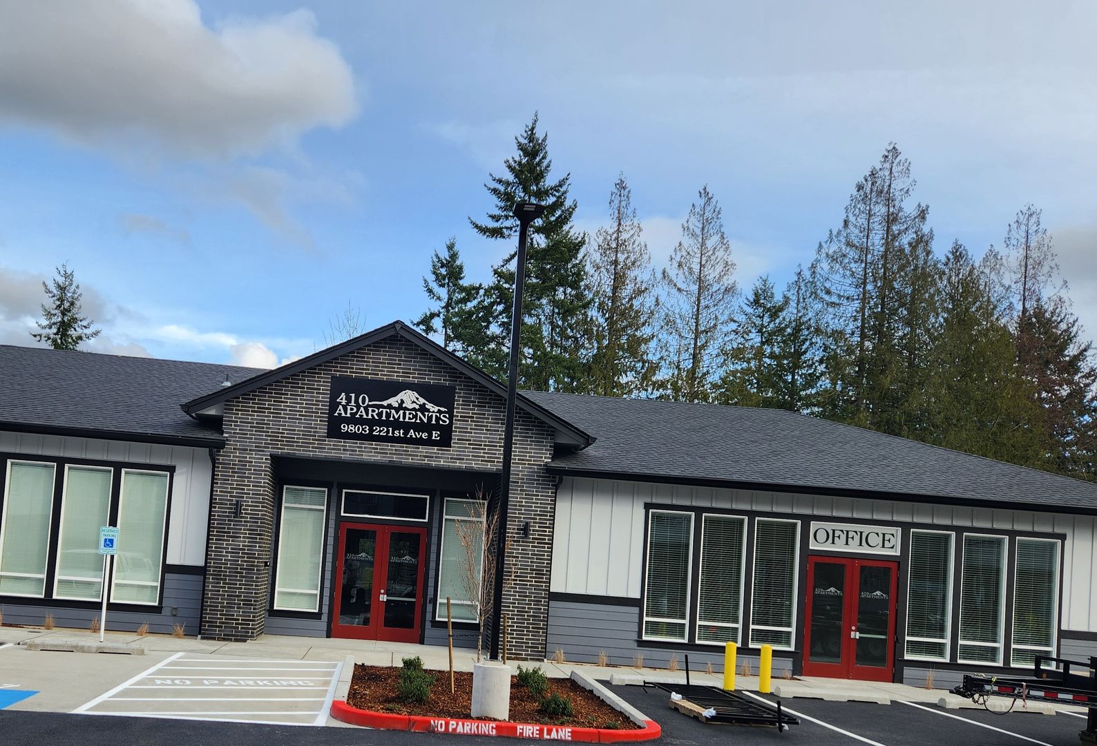 Bonney Lake Apartment: 9803 221st Ave E