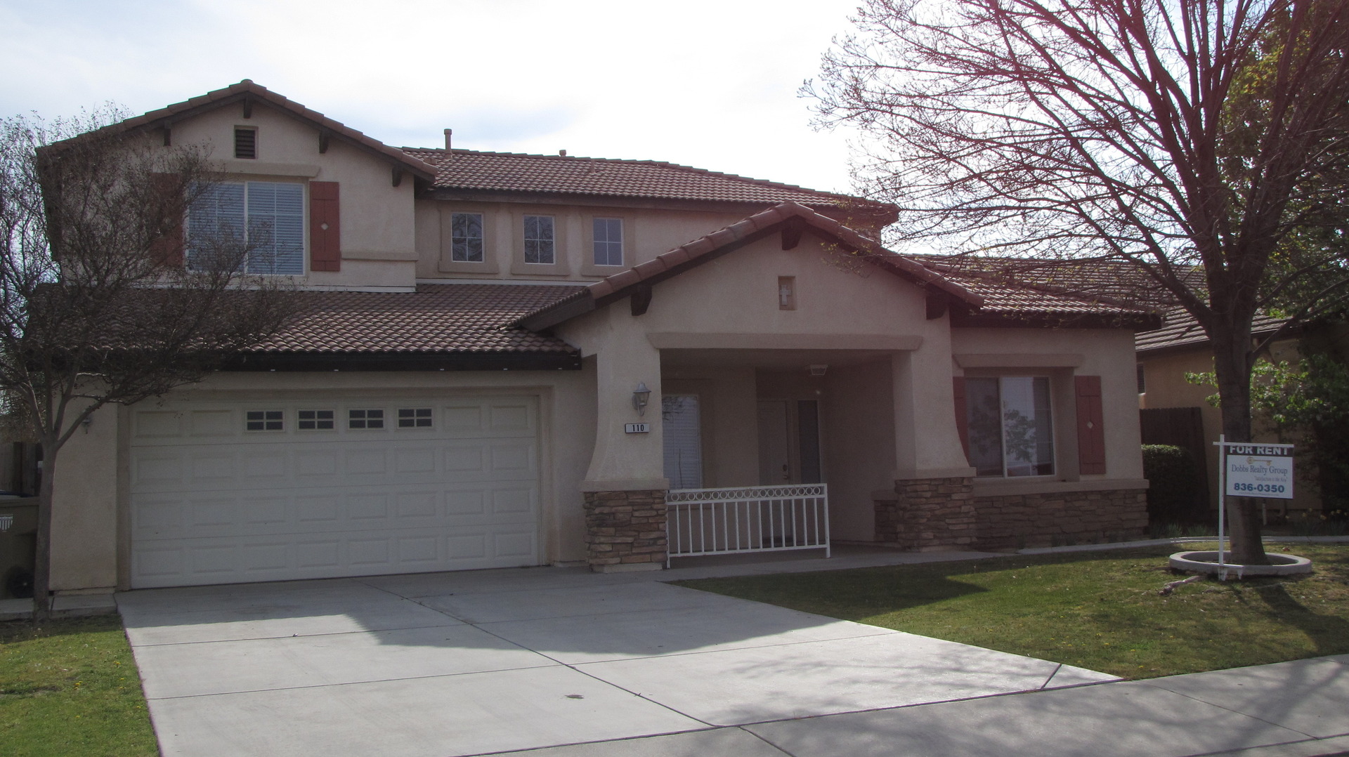 Bakersfield House: 110 Claudia Autumn Dr.