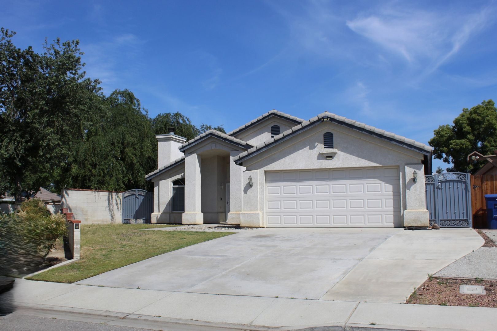 Bakersfield House: 10416 Heather Valley Dr.