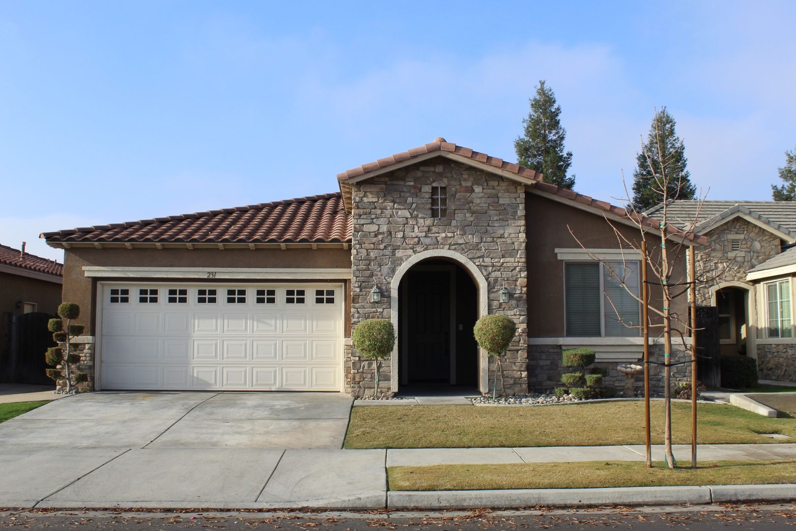 Bakersfield House: 231 Bloomfield Dr.