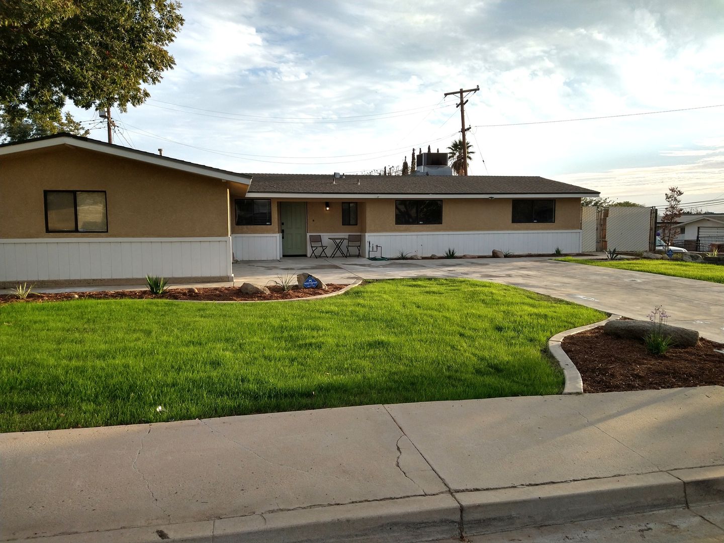 Bakersfield House: 3201 Kaibab Ave.