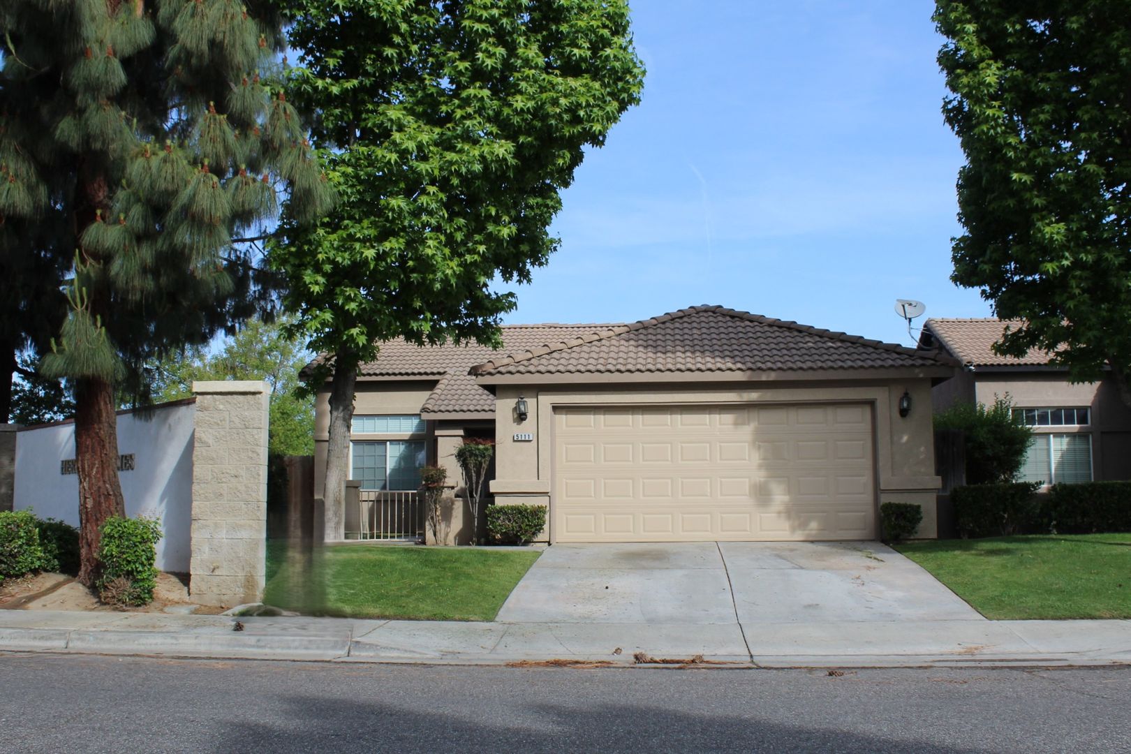 Bakersfield House: 5111 Mill Wheel Dr.