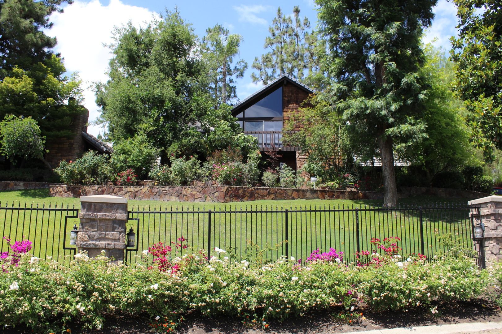 Bakersfield House: 4301 Flintridge Dr.