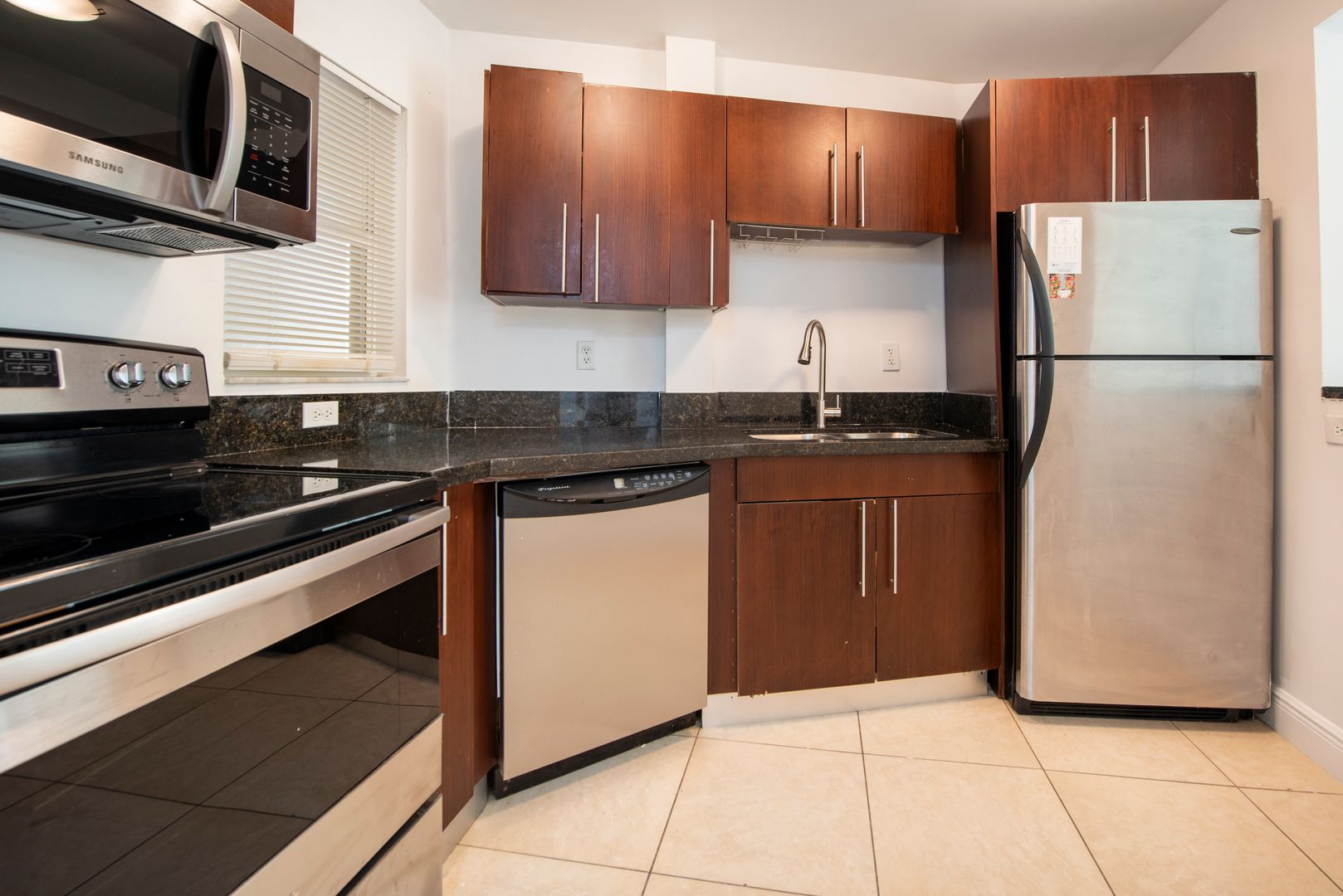 Dania Beach Apartment: 4147 Stirling Road