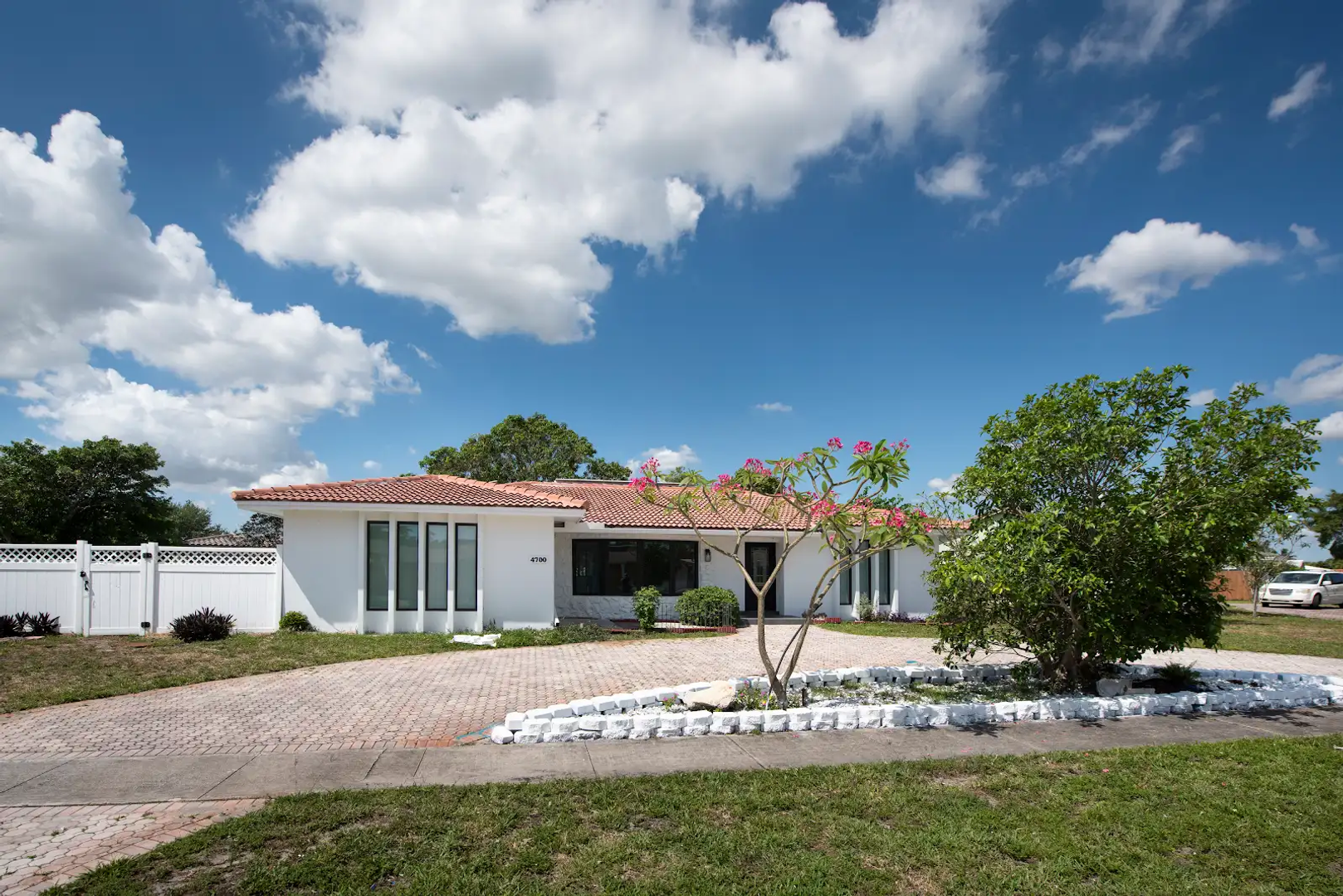 Davie Apartment: 4147 Stirling Rd Unit 102