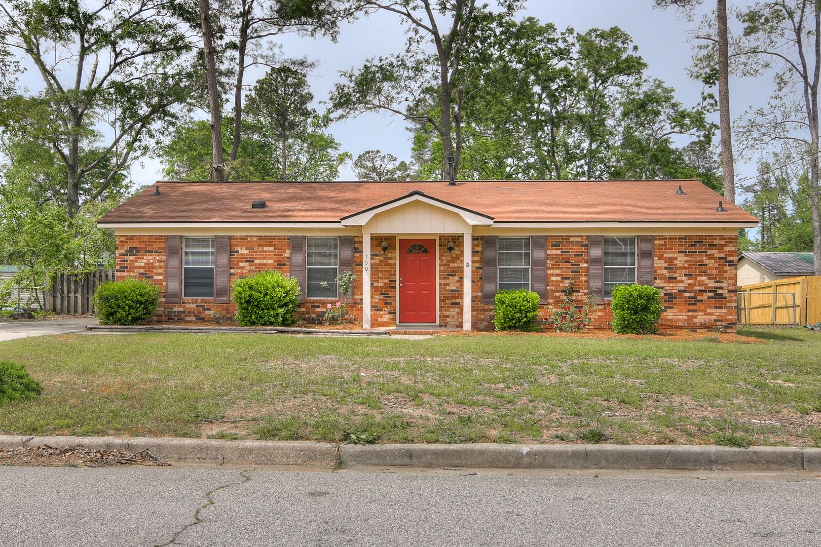 Martinez House: 150 Thomas Dr