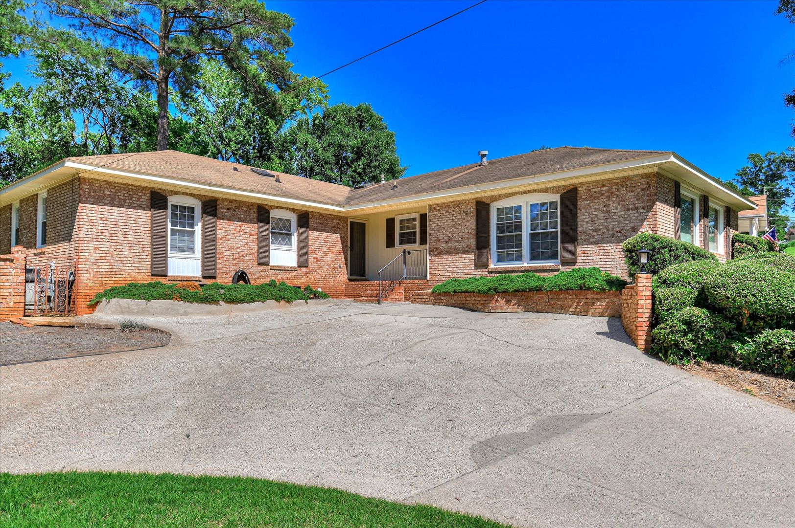 Augusta House: 2705 Bolling Rd