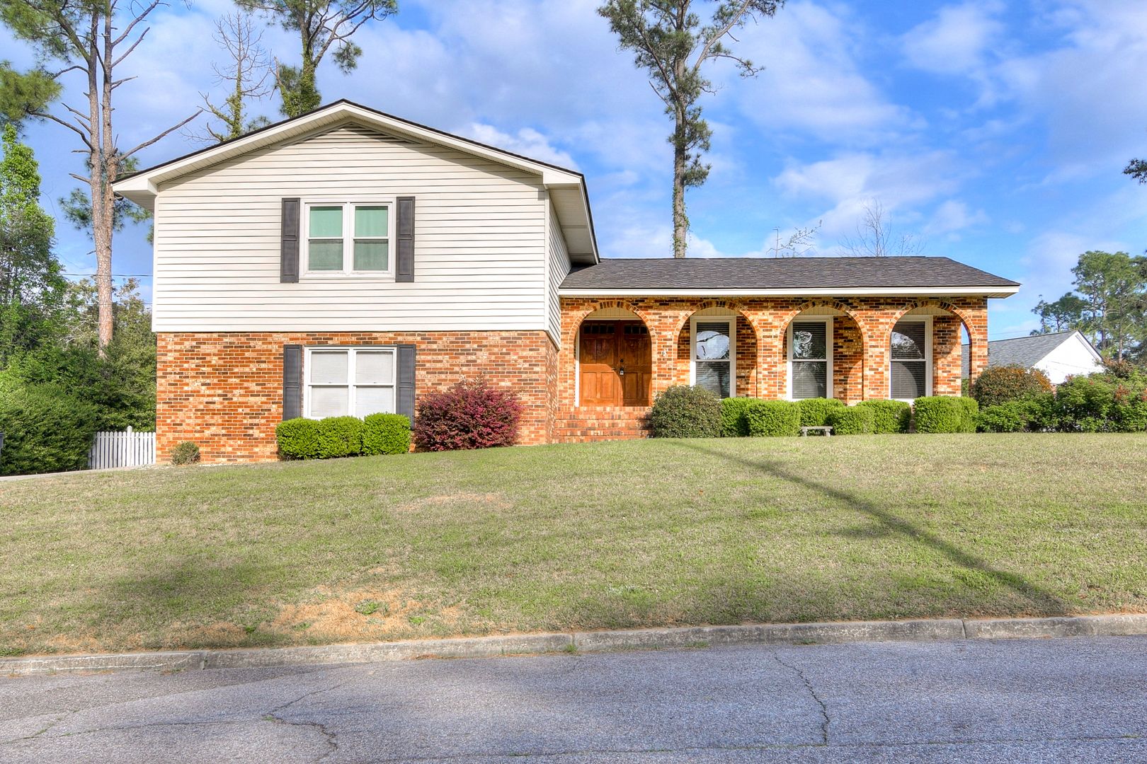 Augusta House: 520 Ashland Dr