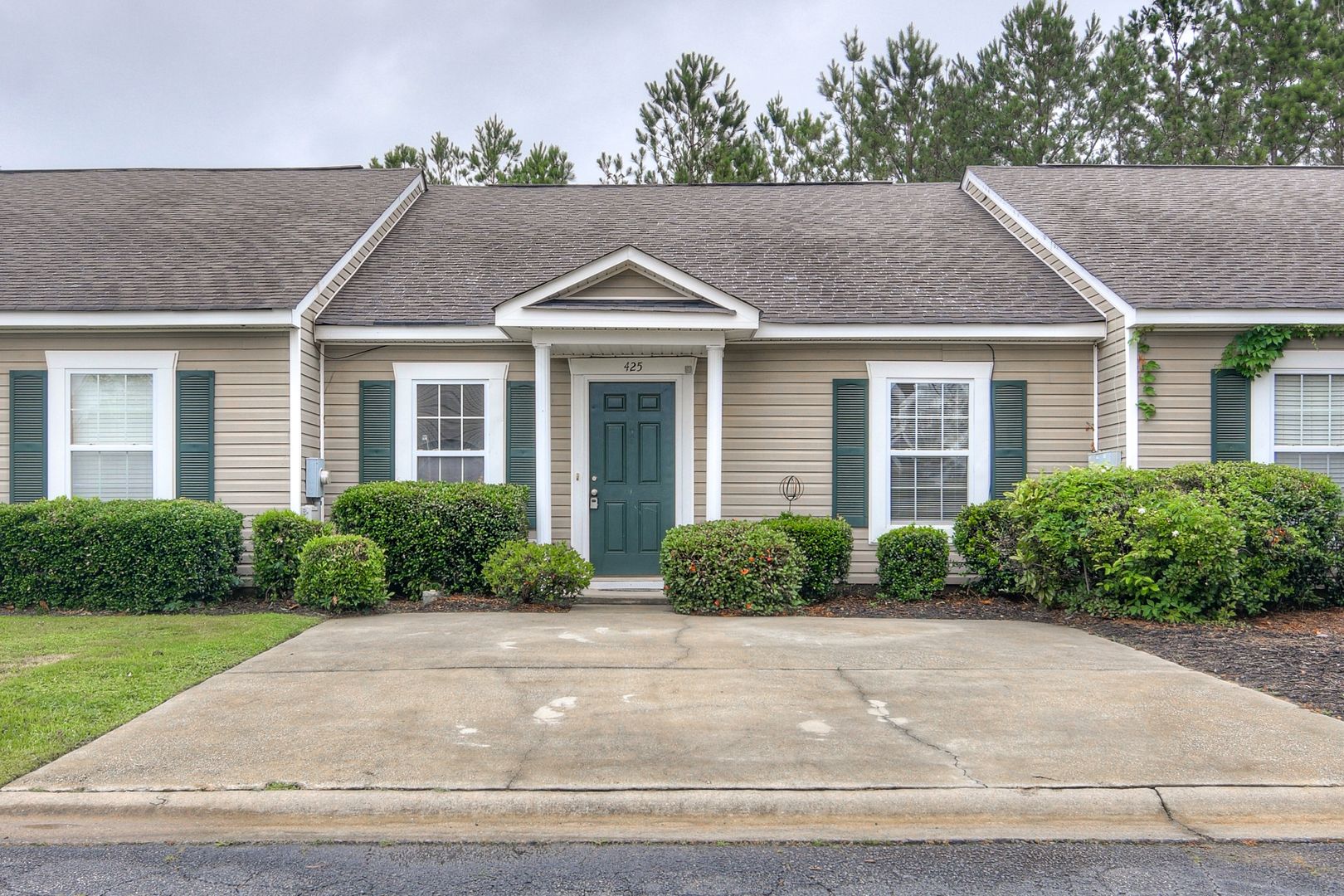 Evans House: 425 Long Needle Cir