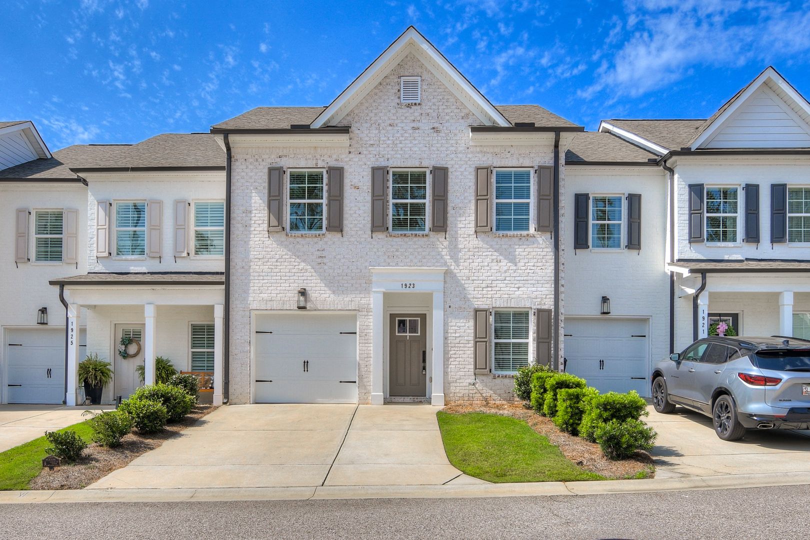 Martinez House: 1923 Avenel Ln