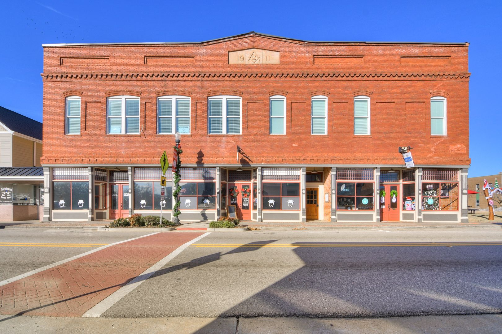 Harlem Condo: 164 N Louisville St Apt 3