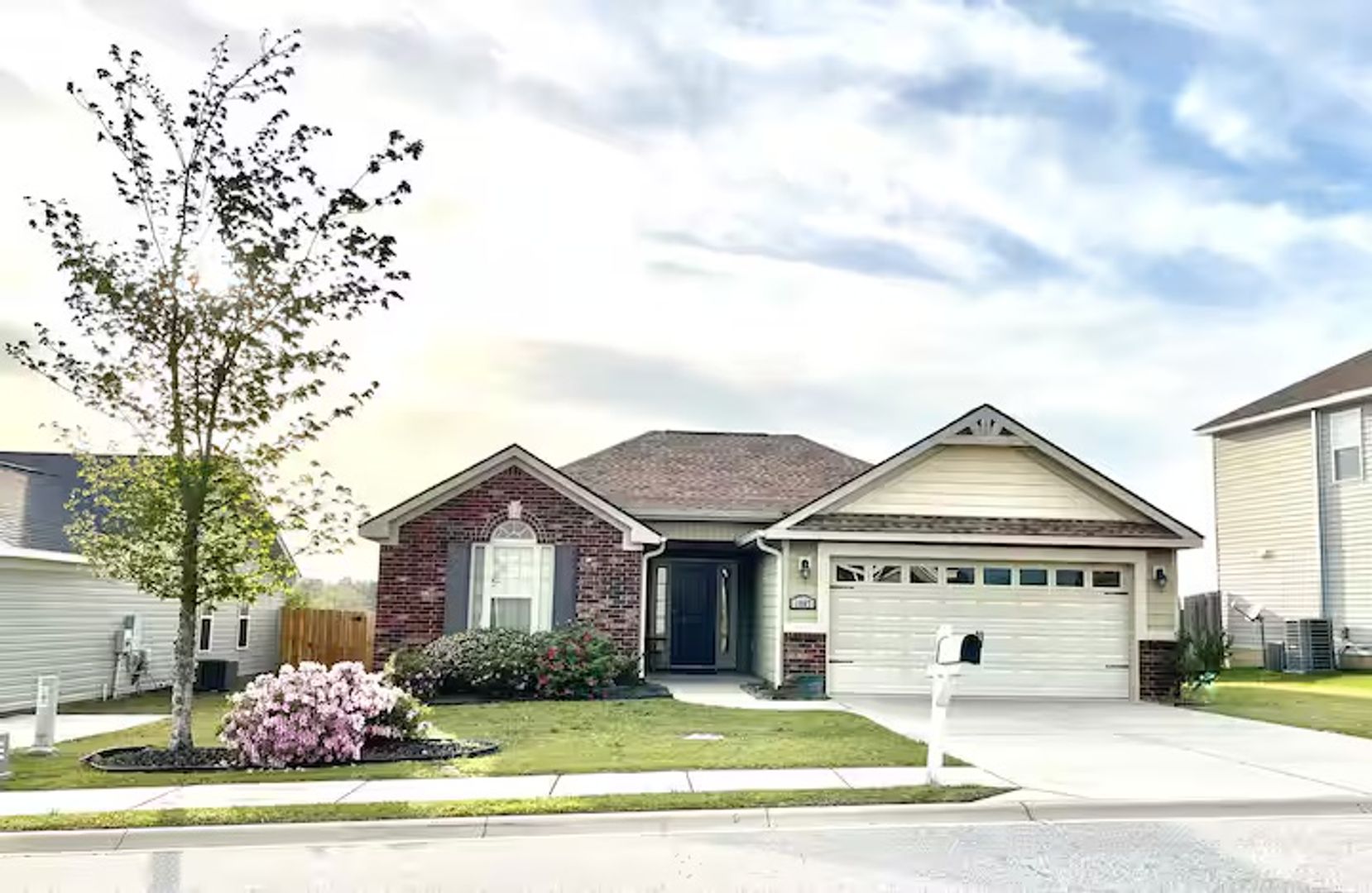 Augusta House: 1007 Rosland Cir