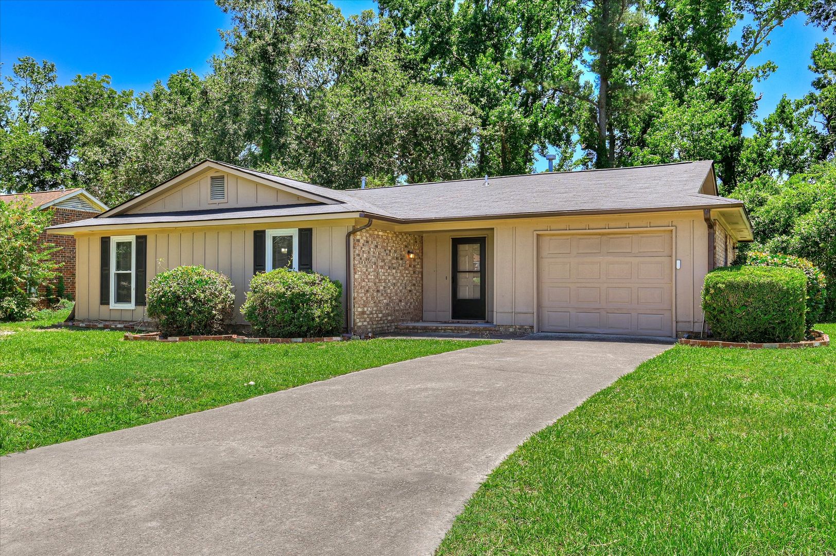 Evans House: 4532 Hillside Dr