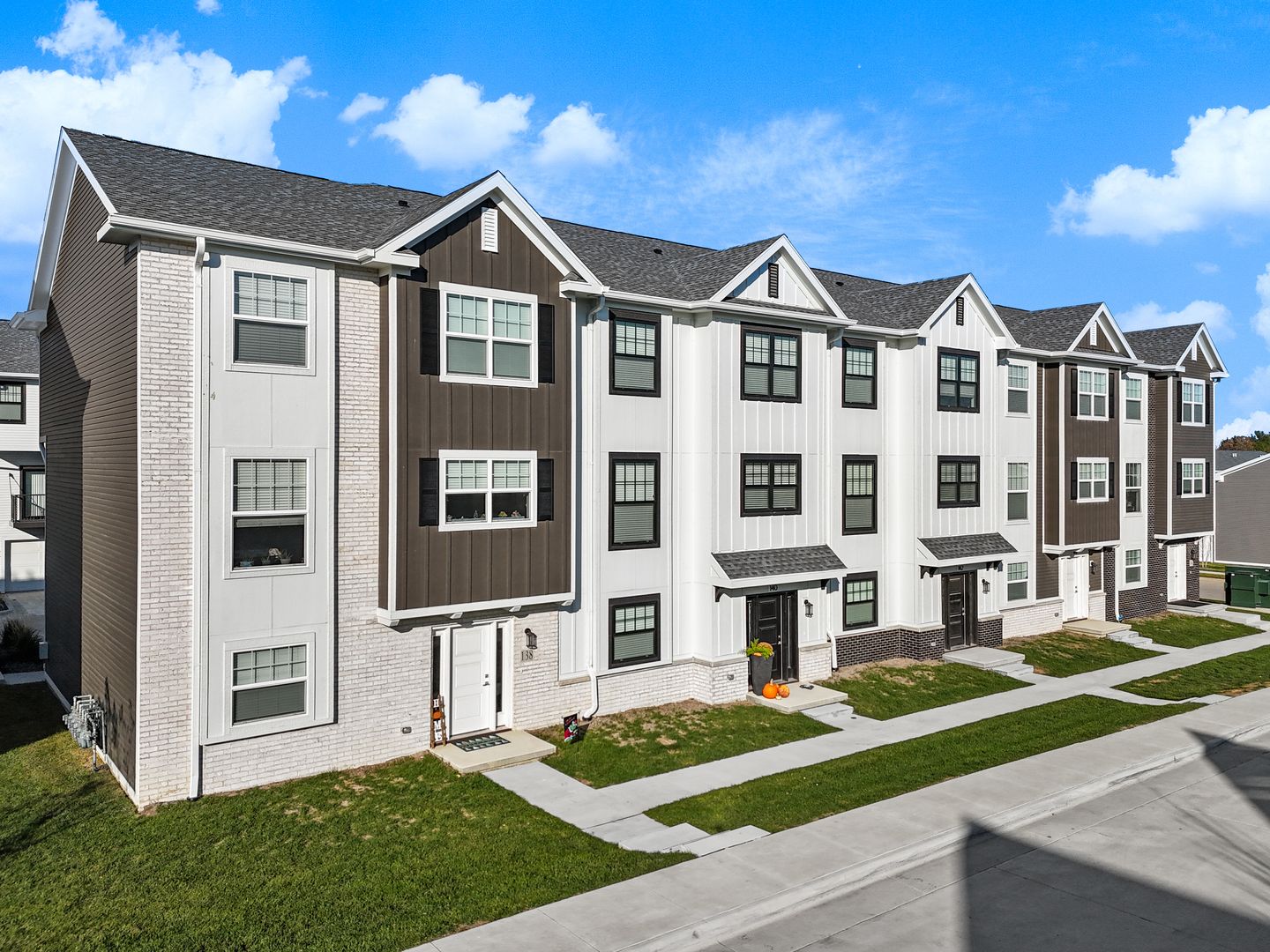 Davenport Apartment: Lakeview Pkwy - Ravenwood Ln