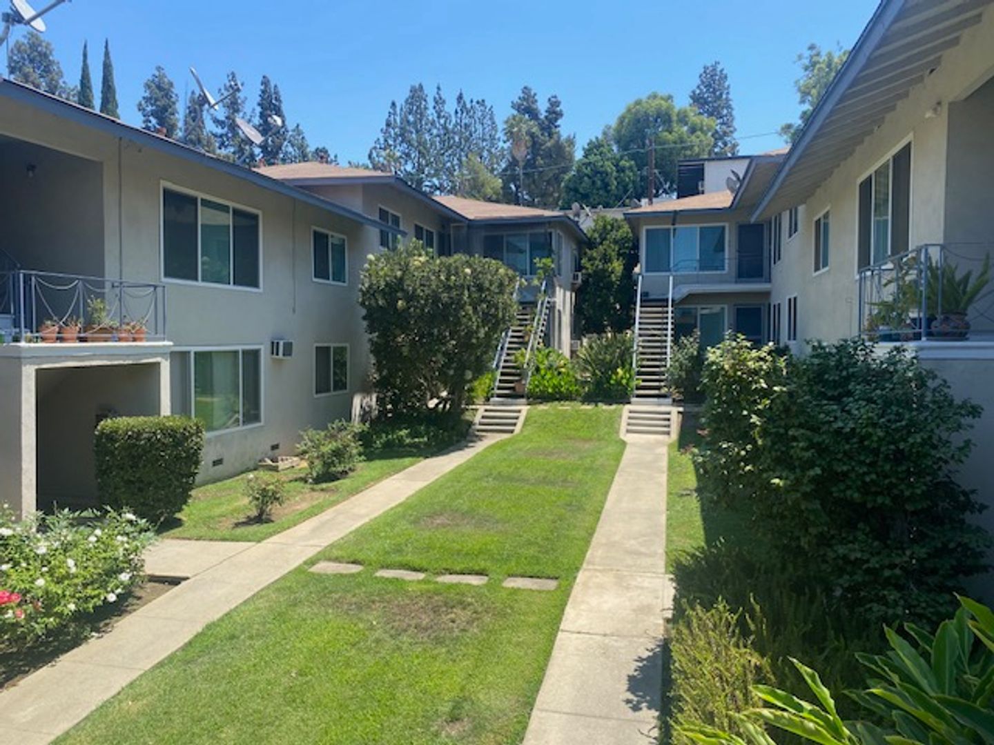 South Pasadena Apartment: 234 Fair Oaks Ave