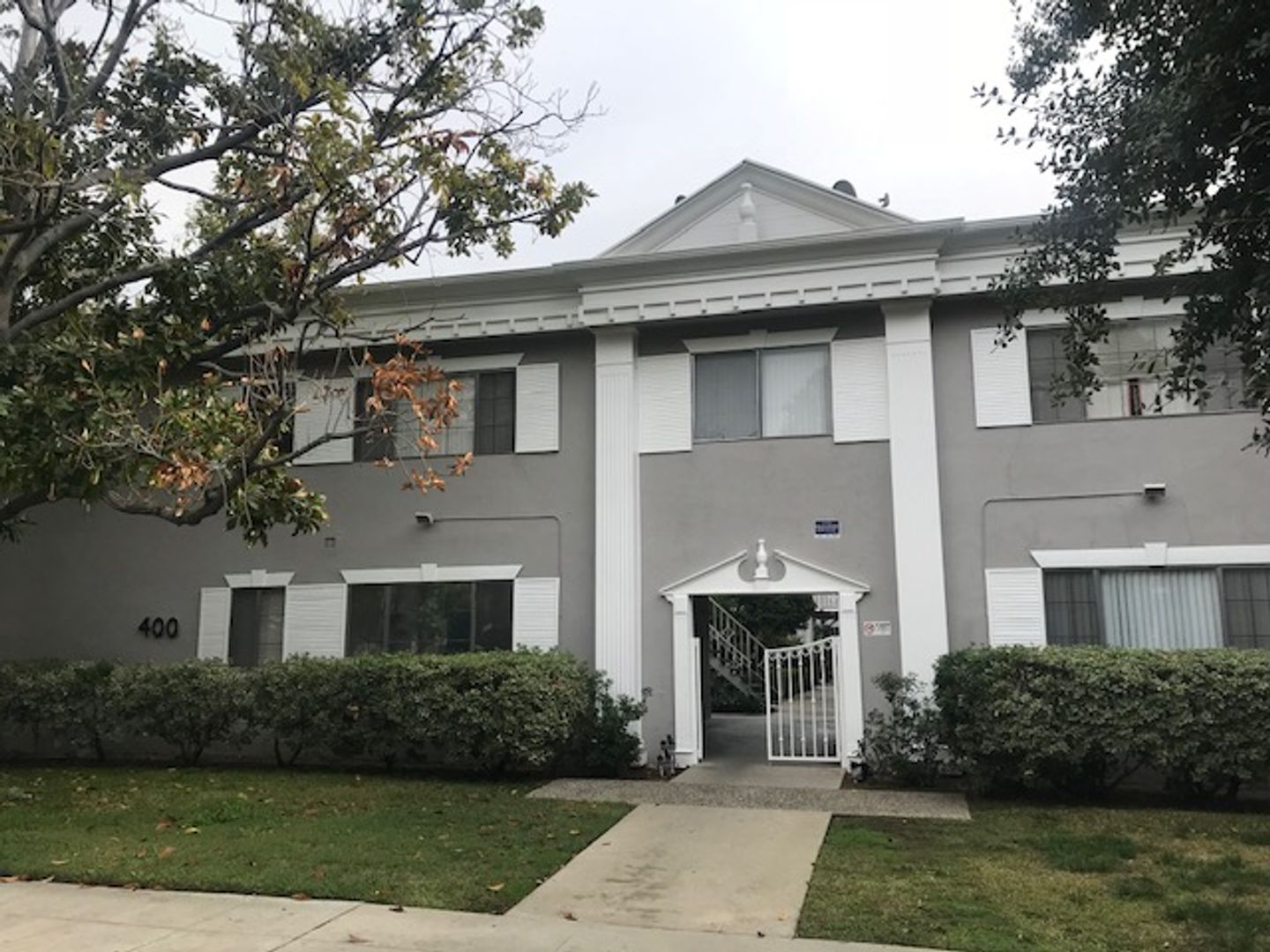 Pasadena Apartment: 400 N. Mentor Ave.