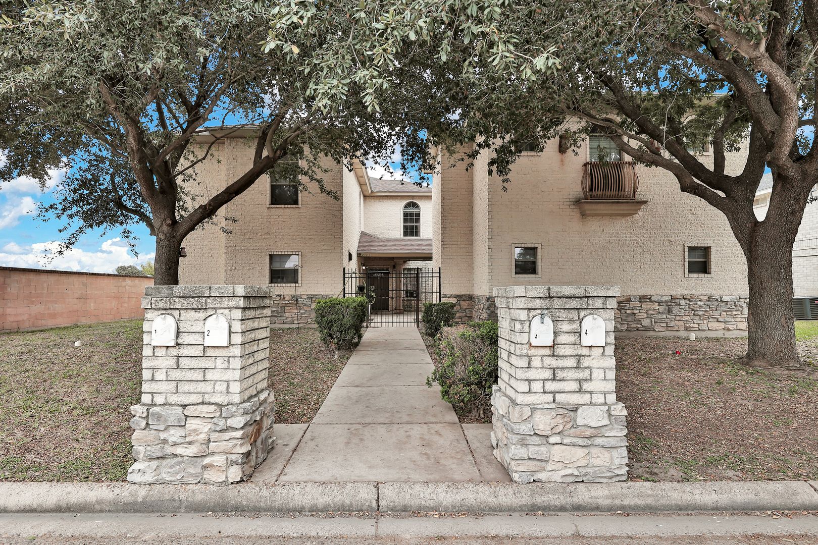 Edinburg Apartment: 2102 Kimberly Ln