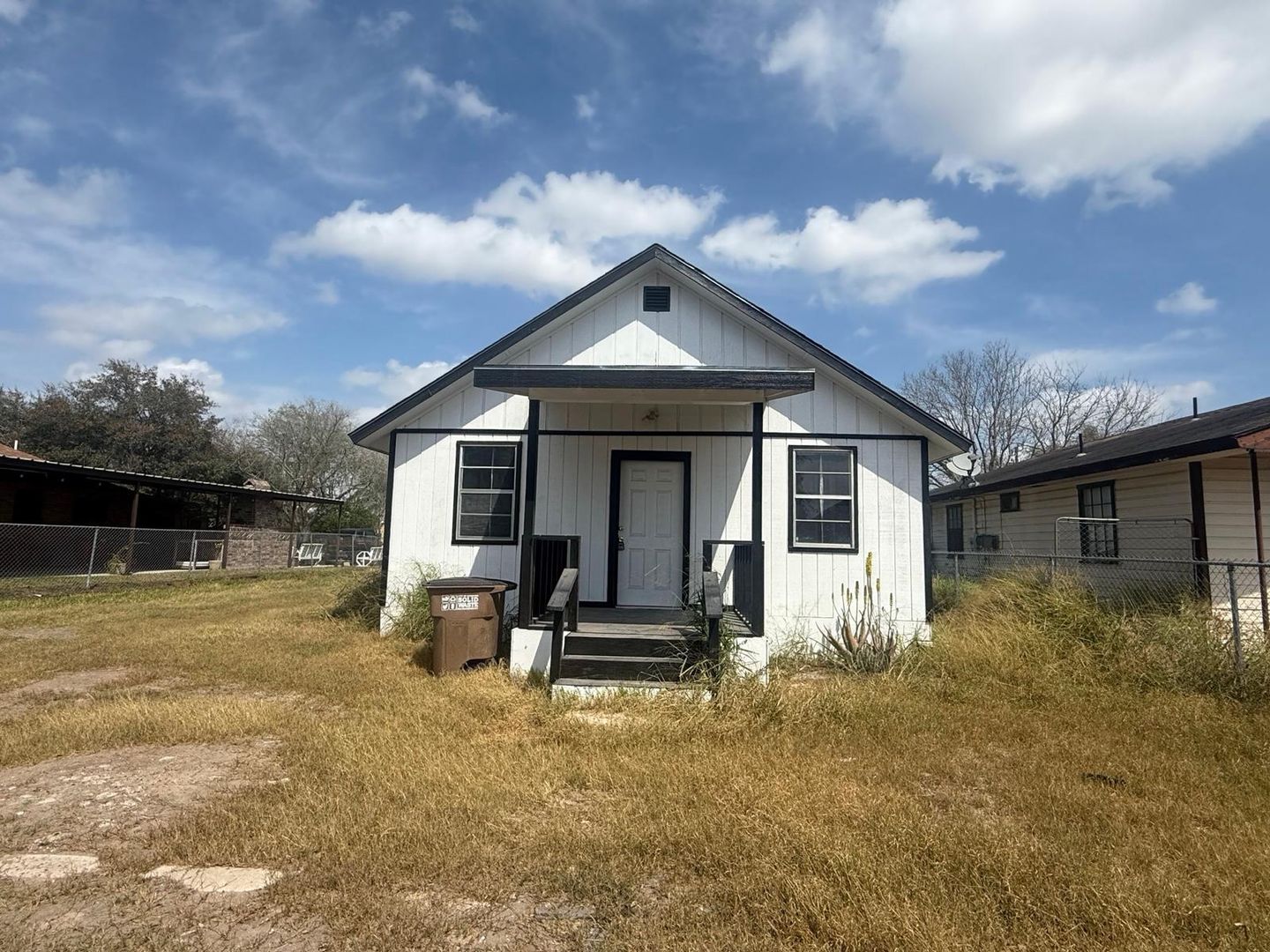 Edinburg House: 1203 Starshine St