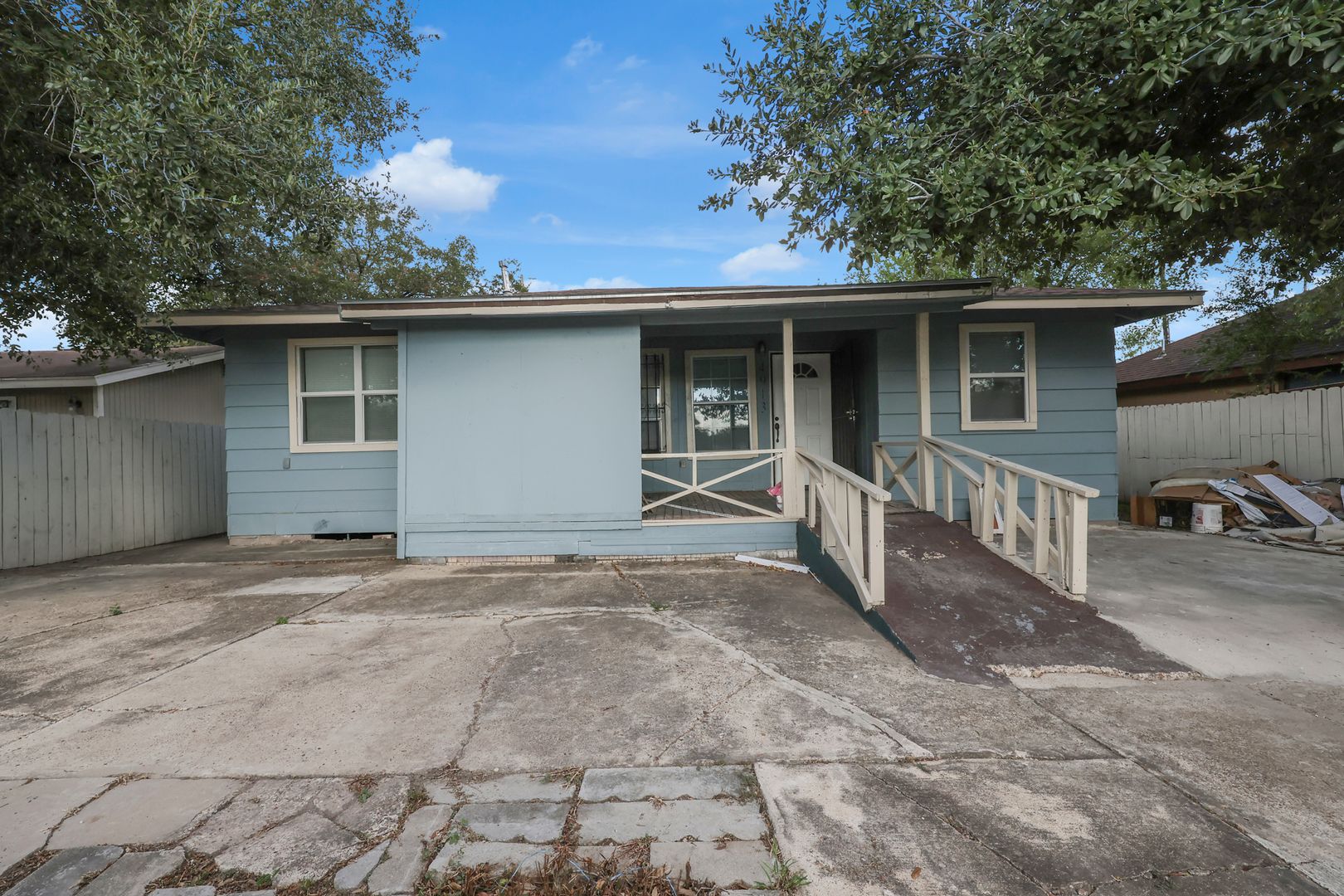 McAllen House: 4913 S 26th St