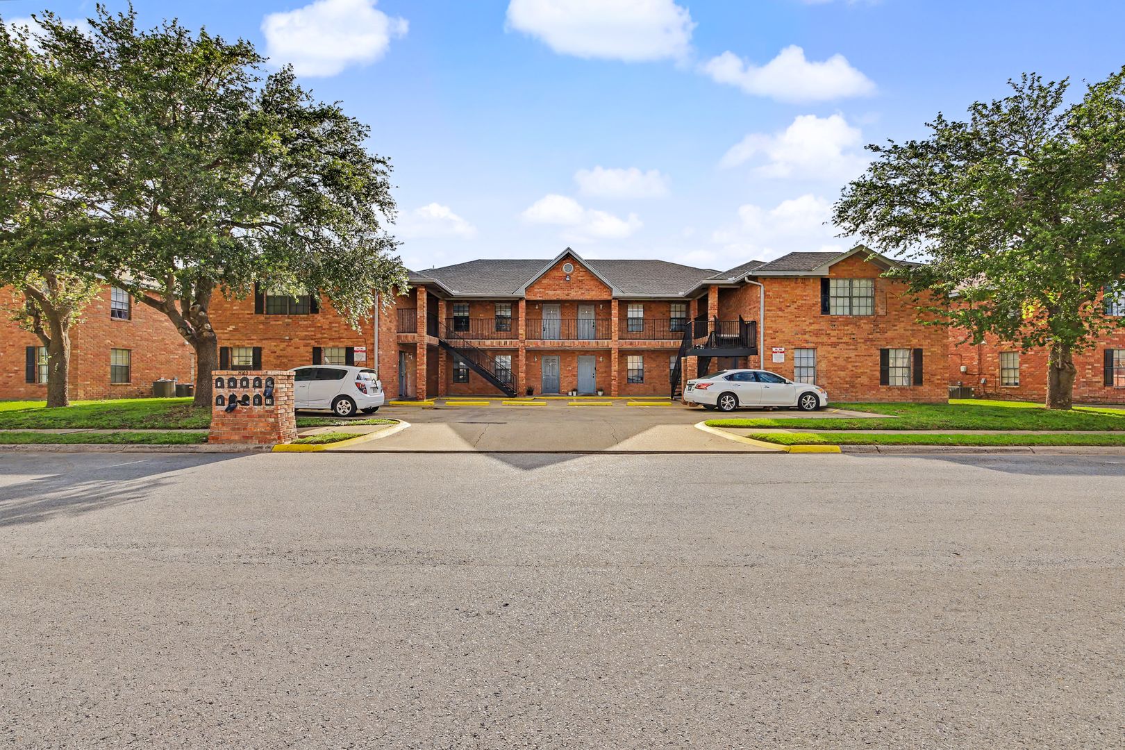 McAllen Apartment: 4101/4105/4109 N 24th Ln